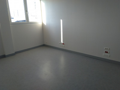 Bureau à Louer 1 pièce 17M²